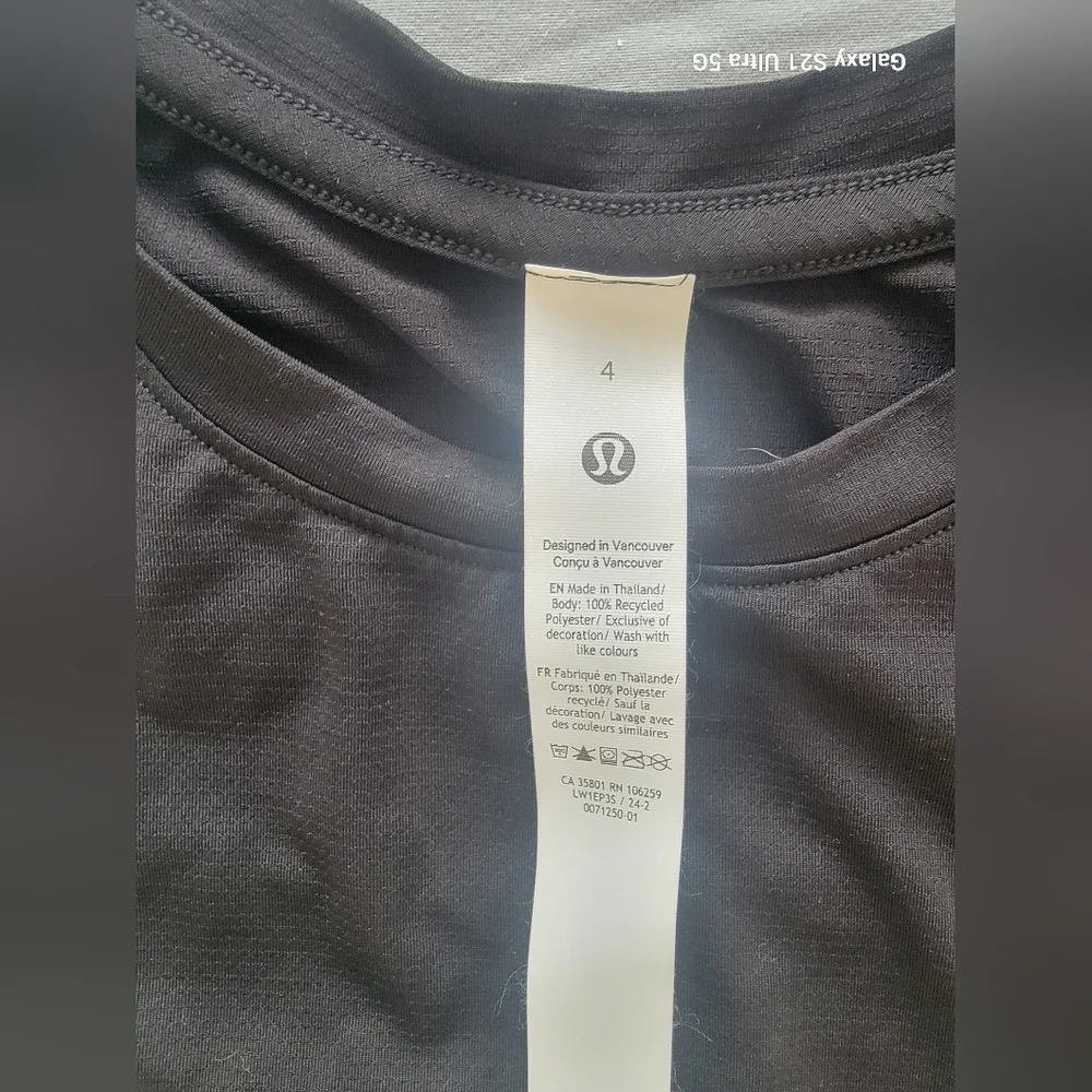 Lululemon cropped black tank - Picture 3 of 3